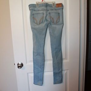Hollister Jeans - Light Wash Skinny Jeans Hollister Jeans - Light Wash Skinny Jeans